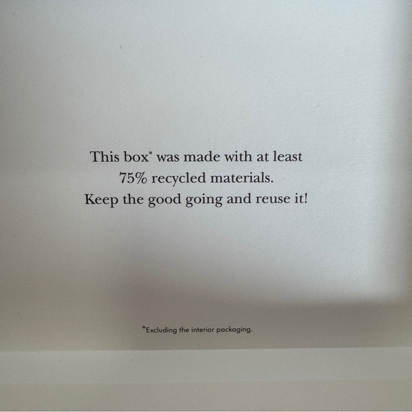 kate spade White w/Shades of Pink Hearts Gift Box 6.5" x 2" x 4.25" - Picture 5 of 5